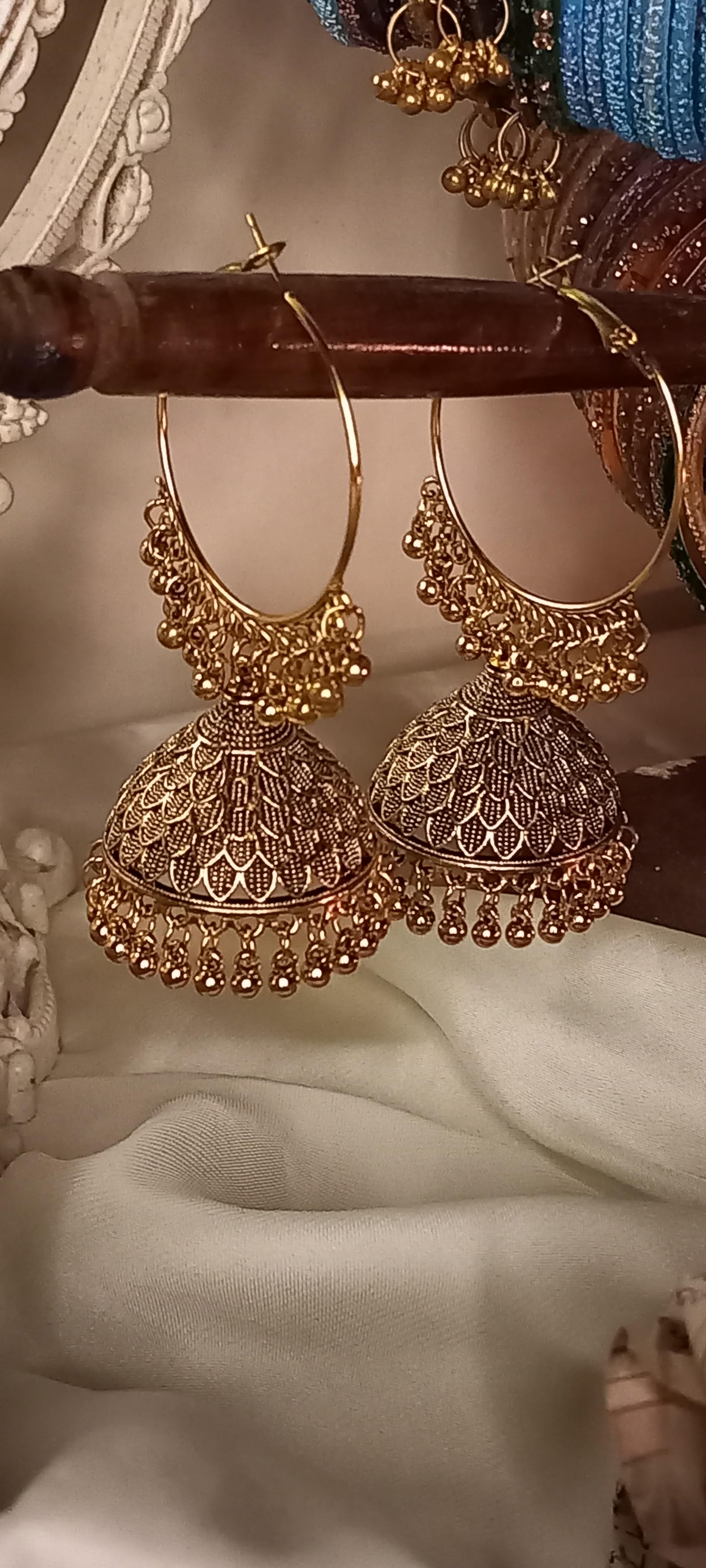 Chandbali jhumka mor design