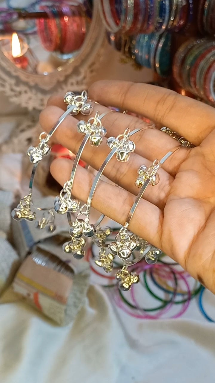 New design ghunghru Bangles