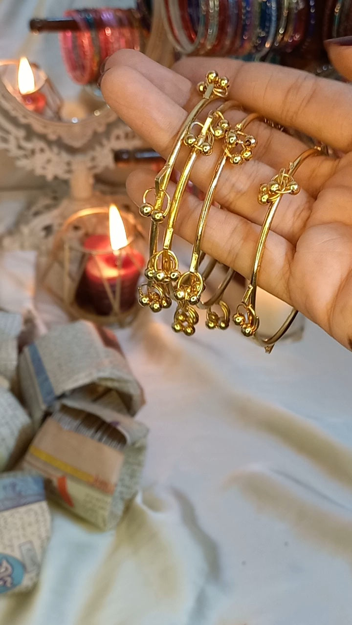New design ghunghru Bangles